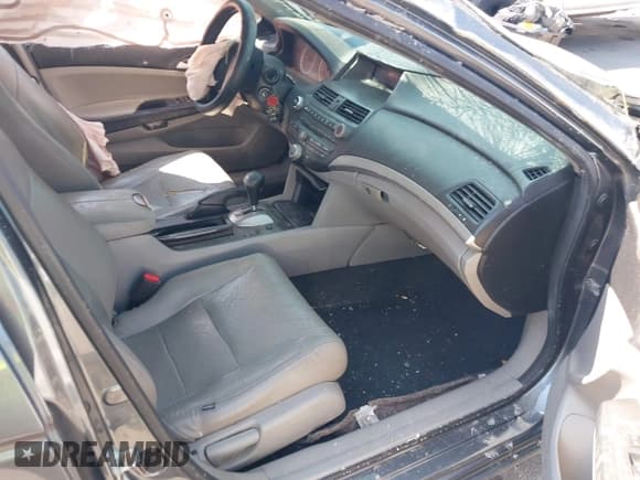 ✅ 2012 Honda Accord LX Premium • VIN: 1HGCP2F42CA058481 • Lot: 43137433. Wystawiony na IAAI z przebiegiem 215 370 mil. Bezpłatny archiwum sprzedaży aukcyjnych z USA i szczegółowy raport historii pojazdu na DreamBid. Zdjęcie 5.