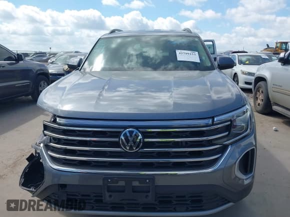 ✅ 2025 Volkswagen Atlas SE • VIN: 1V2WR2CAXSC509366 • Lot: 42799153. Listed on IAAI with 14,714 mi. Free auction sales archive from the USA and detailed vehicle history report at DreamBid. Image 12.
