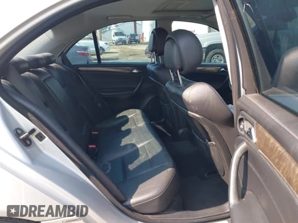 ✅ 2007 Mercedes-Benz C 230 Sport • VIN: WDBRF52H17F933496 • Lot: 42965898. Wystawiony na IAAI z przebiegiem 223 442 mil. Bezpłatny archiwum sprzedaży aukcyjnych z USA i szczegółowy raport historii pojazdu na DreamBid. Zdjęcie 8.