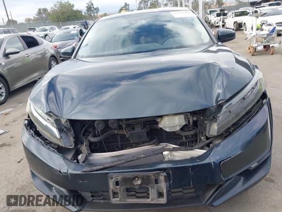 ✅ 2018 Honda Clarity • VIN: JHMZC5F15JC019394 • Lot: 43261290. Wystawiony na IAAI z przebiegiem 168 775 mil. Bezpłatny archiwum sprzedaży aukcyjnych z USA i szczegółowy raport historii pojazdu na DreamBid. Zdjęcie 6.