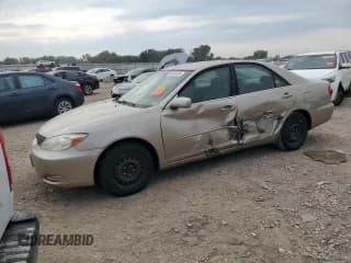 ✅ 2002 Toyota Camry LE • VIN: JTDBE32K220084190 • Lot: 86636495. Wystawiony na Copart z przebiegiem Nie podano. Bezpłatny archiwum sprzedaży aukcyjnych z USA i szczegółowy raport historii pojazdu na DreamBid. Zdjęcie 1.