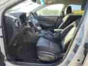 2021 Hyundai Kona SEL z VIN KM8K2CAA7MU747844, wystawiony jako Copart lot #69268615 z przebiegiem 87 147 mil mil oraz Szkoda całkowita • Salvage title. Historia ofert i sprzedaży dostępna na DreamBid. Obrazek 7.