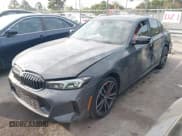 ✅ 2023 BMW 3 Series 330e • VIN: 3MW39FF09P8C97635 • Lot: 43129492. Wystawiony na IAAI z przebiegiem 27 153 mil. Bezpłatny archiwum sprzedaży aukcyjnych z USA i szczegółowy raport historii pojazdu na DreamBid. Zdjęcie 2.