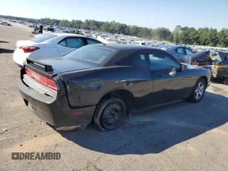 ✅ 2010 Dodge Challenger SE • VIN: 2B3CJ4DV3AH205754 • Lot: 82515805. Wystawiony na Copart z przebiegiem 301 766 mil. Bezpłatny archiwum sprzedaży aukcyjnych z USA i szczegółowy raport historii pojazdu na DreamBid. Zdjęcie 3.