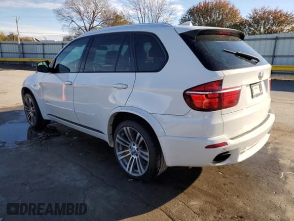 ✅ 2013 BMW X5 xDrive35i • VIN: 5UXZV4C50D0B02543 • Лот: 92203265. Опубликован ранее на Copart с пробегом 103 167 миль. Бесплатный доступ к архиву аукционных продаж из США и подробный отчёт об истории автомобиля на DreamBid. Изображение 2.