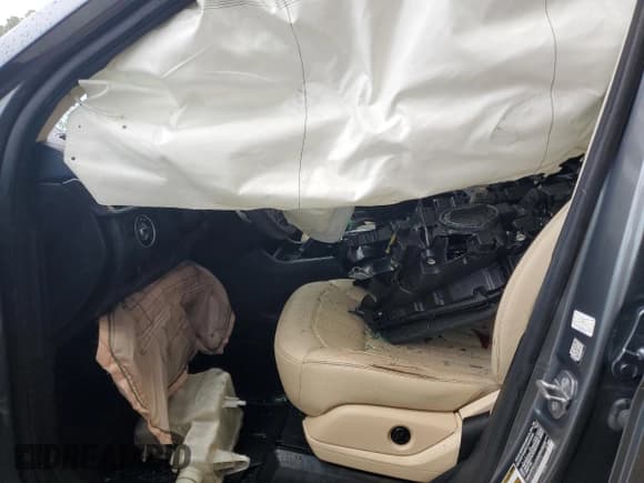 ✅ 2018 Mercedes-Benz GLS 450 • VIN: 4JGDF6EE8JB077515 • Lot: 56137355. Wystawiony na Copart z przebiegiem Nie podano. Bezpłatny archiwum sprzedaży aukcyjnych z USA i szczegółowy raport historii pojazdu na DreamBid. Zdjęcie 7.