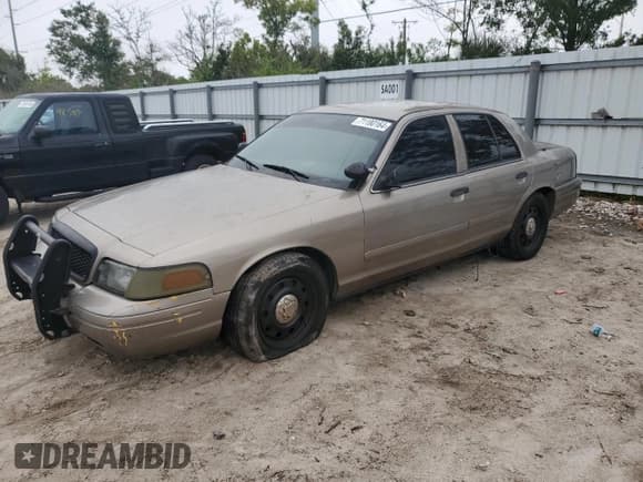 ✅ 2010 Ford Police Interceptor • VIN: 2FABP7BV8AX124399 • Lot: 71180164. Wystawiony na Copart z przebiegiem 199 215 mil. Bezpłatny archiwum sprzedaży aukcyjnych z USA i szczegółowy raport historii pojazdu na DreamBid. Zdjęcie 1.