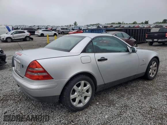 ✅ 2000 Mercedes-Benz SLK 230 Kompressor • VIN: WDBKK47F3YF157811 • Лот: 64007815. Опубликован ранее на Copart с пробегом 102 630 миль. Бесплатный доступ к архиву аукционных продаж из США и подробный отчёт об истории автомобиля на DreamBid. Изображение 3.