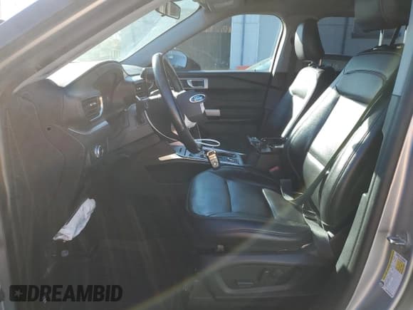 ✅ 2021 Ford Explorer XLT • VIN: 1FMSK8DH0MGA01126 • Lot: 86541925. Wystawiony na Copart z przebiegiem 441 826 mil. Bezpłatny archiwum sprzedaży aukcyjnych z USA i szczegółowy raport historii pojazdu na DreamBid. Zdjęcie 7.