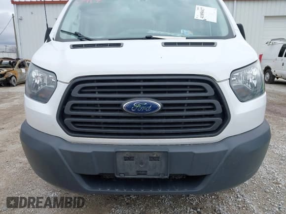 ✅ 2016 Ford Transit Cargo • VIN: 1FTYR1YM9GKB55554 • Lot: 41850417. Wystawiony na IAAI z przebiegiem 69 562 mil. Bezpłatny archiwum sprzedaży aukcyjnych z USA i szczegółowy raport historii pojazdu na DreamBid. Zdjęcie 12.