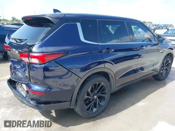 ✅ 2022 Mitsubishi Outlander SE • VIN: JA4J3UA80NZ065158 • Lot: 42538514. Listed on IAAI with 70,400 mi. Free auction sales archive from the USA and detailed vehicle history report at DreamBid. Image 4.