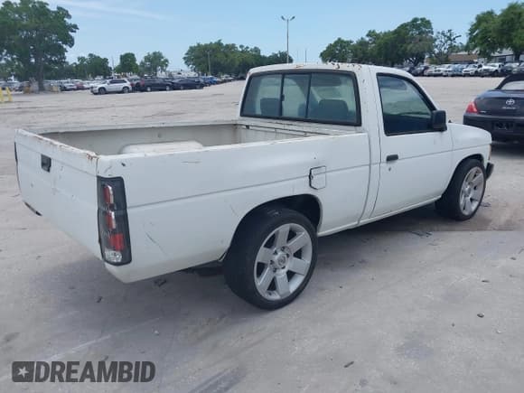 ✅ 1993 Nissan Frontier • VIN: 1N6SD11S4PC314694 • Lot: 42309600. Listed on IAAI with 144,741 mi. Free auction sales archive from the USA and detailed vehicle history report at DreamBid. Image 4.