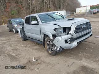 ✅ 2019 Toyota Tacoma SR5 • VIN: 3TMCZ5AN9KM233899 • Lot: 43641249. Wystawiony na IAAI z przebiegiem 110 460 mil. Bezpłatny archiwum sprzedaży aukcyjnych z USA i szczegółowy raport historii pojazdu na DreamBid. Zdjęcie 1.
