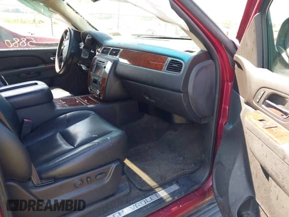 2011 Chevrolet Tahoe LTZ with VIN 1GNSKCE0XBR158736, listed as a IAAI auction lot 42355880 with 288,518 mi miles and . Bid and sale history available at DreamBid. Image 5.