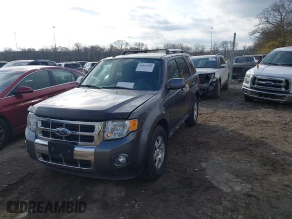 ✅ 2010 Ford Escape Limited • VIN: 1FMCU9E75AKA54827 • Lot: 43893401. Wystawiony na IAAI z przebiegiem 132 146 mil. Bezpłatny archiwum sprzedaży aukcyjnych z USA i szczegółowy raport historii pojazdu na DreamBid. Zdjęcie 6.