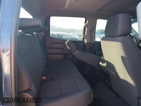 ✅ 2021 Chevrolet Silverado 1500 Custom • VIN: 3GCPYBEK5MG240739 • Lot: 73856124. Wystawiony na Copart z przebiegiem Nie podano. Bezpłatny archiwum sprzedaży aukcyjnych z USA i szczegółowy raport historii pojazdu na DreamBid. Zdjęcie 10.