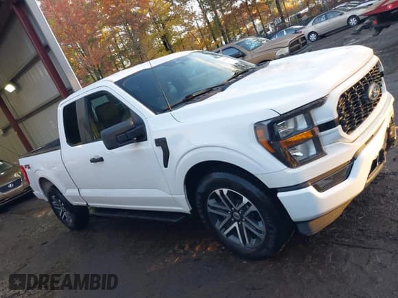 ✅ 2023 Ford F-150 XL • VIN: 1FTEX1CP5PKD77907 • Lot: 43580483. Wystawiony na IAAI z przebiegiem 13 387 mil. Bezpłatny archiwum sprzedaży aukcyjnych z USA i szczegółowy raport historii pojazdu na DreamBid. Zdjęcie 13.