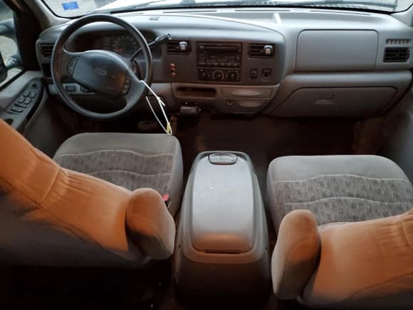 ✅ 2000 Ford F-450 XL • VIN: 1FDXW46FXYEB20074 • Лот: 91498545. Опубликован ранее на Copart с пробегом 222 161 миль. Бесплатный доступ к архиву аукционных продаж из США и подробный отчёт об истории автомобиля на DreamBid. Изображение 8.