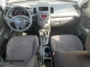 ✅ 2013 Kia Soul • VIN: KNDJT2A58D7615409 • Лот: 69136155. Опубликован ранее на Copart с пробегом 100 745 миль. Бесплатный доступ к архиву аукционных продаж из США и подробный отчёт об истории автомобиля на DreamBid. Изображение 8.