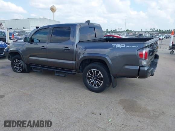 ✅ 2021 Toyota Tacoma SR5 • VIN: 5TFAZ5CN0MX112812 • Lot: 43492624. Wystawiony na IAAI z przebiegiem 59 113 mil. Bezpłatny archiwum sprzedaży aukcyjnych z USA i szczegółowy raport historii pojazdu na DreamBid. Zdjęcie 3.