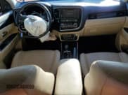 ✅ 2018 Mitsubishi Outlander SE • VIN: JA4AD3A39JZ003263 • Lot: 89815035. Wystawiony na Copart z przebiegiem 109 311 mil. Bezpłatny archiwum sprzedaży aukcyjnych z USA i szczegółowy raport historii pojazdu na DreamBid. Zdjęcie 8.