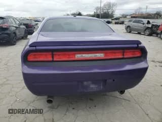 ✅ 2014 Dodge Challenger Shaker • VIN: 2C3CDYBT3EH162283 • Lot: 87297624. Wystawiony na Copart z przebiegiem Nie podano. Bezpłatny archiwum sprzedaży aukcyjnych z USA i szczegółowy raport historii pojazdu na DreamBid. Zdjęcie 6.