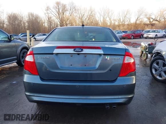 ✅ 2011 Ford Fusion Hybrid • VIN: 3FADP0L31BR178592 • Lot: 41800821. Listed on IAAI with 57,054 mi. Free auction sales archive from the USA and detailed vehicle history report at DreamBid. Image 16.