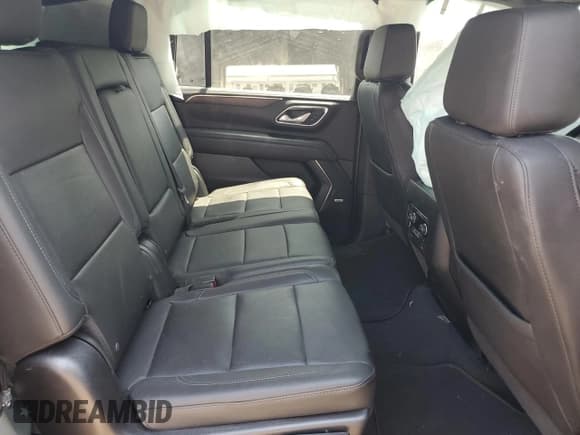 ✅ 2022 Chevrolet Suburban LT • VIN: 1GNSCCKDXNR318879 • Lot: 66185884. Wystawiony na Copart z przebiegiem 29 885 mil. Bezpłatny archiwum sprzedaży aukcyjnych z USA i szczegółowy raport historii pojazdu na DreamBid. Zdjęcie 11.