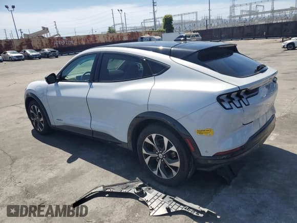 ✅ 2022 Ford Mustang Mach-E Premium • VIN: 3FMTK3RM6NMA24110 • Lot: 51347765. Listed on Copart with 26,517 mi. Free auction sales archive from the USA and detailed vehicle history report at DreamBid. Image 2.
