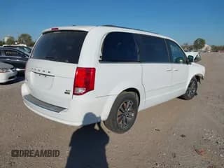 ✅ 2017 Dodge Grand Caravan SXT • VIN: 2C4RDGCG2HR842661 • Lot: 42919078. Wystawiony na IAAI z przebiegiem 129 564 mil. Bezpłatny archiwum sprzedaży aukcyjnych z USA i szczegółowy raport historii pojazdu na DreamBid. Zdjęcie 4.