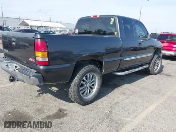 ✅ 2004 GMC Sierra 1500 SLE • VIN: 2GTEC19T741347397 • Lot: 42119208. Listed on IAAI with 187,776 mi. Free auction sales archive from the USA and detailed vehicle history report at DreamBid. Image 4.