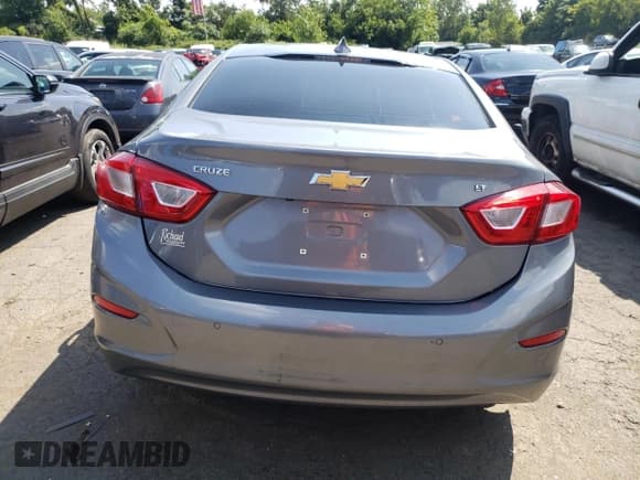 ✅ 2019 Chevrolet Cruze LT • VIN: 1G1BE5SM7K7135468 • Lot: 62115613. Listed on Copart with 87,482 mi. Free auction sales archive from the USA and detailed vehicle history report at DreamBid. Image 6.