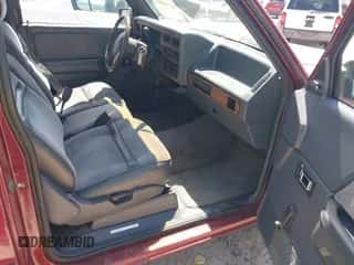 1993 Dodge Dakota z VIN 1B7FL23X9PS209919, wystawiony jako IAAI lot #42006912 z przebiegiem 79 697 mil mil oraz . Historia ofert i sprzedaży dostępna na DreamBid. Obrazek 5.