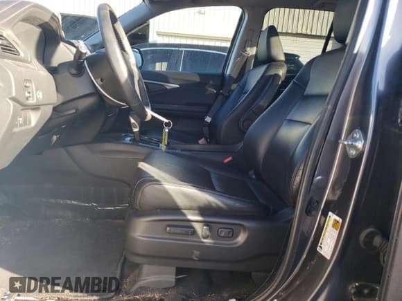 ✅ 2017 Honda Ridgeline RTL-T • VIN: 5FPYK3F65HB038483 • Лот: 90074085. Опубликован ранее на Copart с пробегом 97 185 миль. Бесплатный доступ к архиву аукционных продаж из США и подробный отчёт об истории автомобиля на DreamBid. Изображение 7.