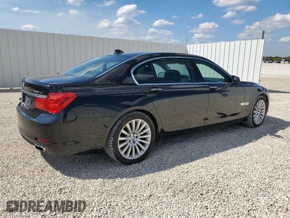 ✅ 2009 BMW 7 Series 750Li • VIN: WBAKB83559CY60221 • Лот: 46941725. Опубликован ранее на Copart с пробегом 109 669 миль. Бесплатный доступ к архиву аукционных продаж из США и подробный отчёт об истории автомобиля на DreamBid. Изображение 3.