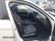 ✅ 2011 BMW 3 Series 328i • VIN: WBAPH5G59BNM75221 • Lot: 43402293. Wystawiony na IAAI z przebiegiem 155 551 mil. Bezpłatny archiwum sprzedaży aukcyjnych z USA i szczegółowy raport historii pojazdu na DreamBid. Zdjęcie 5.