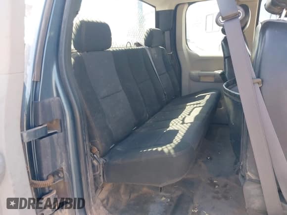 ✅ 2011 Chevrolet Silverado 2500HD • VIN: 1GB2KVCG9BZ411876 • Lot: 42557170. Wystawiony na IAAI z przebiegiem 71 775 mil. Bezpłatny archiwum sprzedaży aukcyjnych z USA i szczegółowy raport historii pojazdu na DreamBid. Zdjęcie 8.