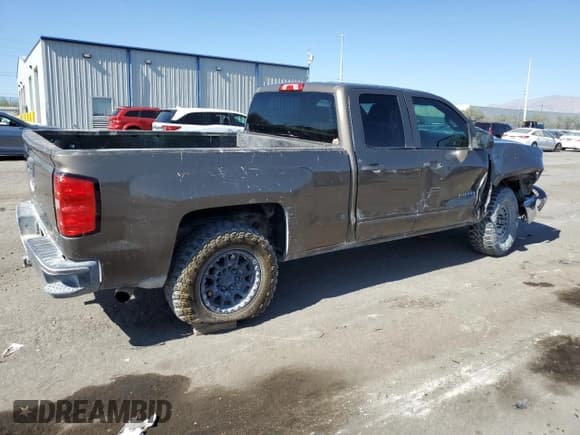 ✅ 2015 Chevrolet Silverado 1500 LT • VIN: 1GCRCREC2FZ388049 • Лот: 76098054. Опубликован ранее на Copart с пробегом 131 051 миль. Бесплатный доступ к архиву аукционных продаж из США и подробный отчёт об истории автомобиля на DreamBid. Изображение 3.