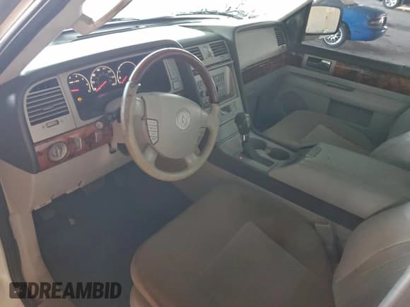 ✅ 2004 Lincoln Navigator Luxury • VIN: 5LMFU27R74LJ32295 • Lot: 94516835. Listed on Copart with 176,361 mi. Free auction sales archive from the USA and detailed vehicle history report at DreamBid. Image 8.