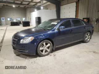2011 Chevrolet Malibu 1LT z VIN 1G1ZC5E16BF179781, wystawiony jako Copart lot #90866215 z przebiegiem 110 223 mil mil oraz Czysty tytuł • Clean title. Historia ofert i sprzedaży dostępna na DreamBid. Obrazek 1.