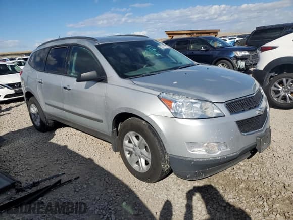 ✅ 2011 Chevrolet Traverse LS • VIN: 1GNKVEED9BJ101979 • Lot: 82411975. Wystawiony na Copart z przebiegiem 159 074 mil. Bezpłatny archiwum sprzedaży aukcyjnych z USA i szczegółowy raport historii pojazdu na DreamBid. Zdjęcie 4.