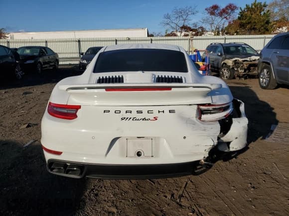 ✅ 2018 Porsche 911 Turbo • VIN: WP0AD2A91JS156233 • Lot: 75601324. Listed on Copart with 13,202 mi. Free auction sales archive from the USA and detailed vehicle history report at DreamBid. Image 6.