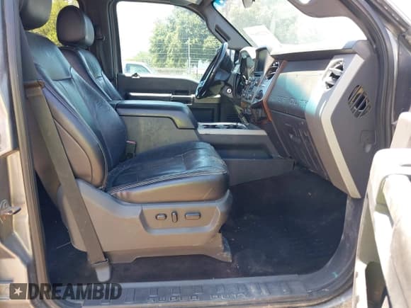 ✅ 2014 Ford F-250 XL • VIN: 1FT7W2BT3EEB33393 • Lot: 42220669. Listed on IAAI with 267,419 mi. Free auction sales archive from the USA and detailed vehicle history report at DreamBid. Image 5.