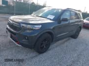 ✅ 2021 Ford Explorer Timberline • VIN: 1FMSK8JH3MGC10350 • Lot: 41882541. Wystawiony na IAAI z przebiegiem 52 127 mil. Bezpłatny archiwum sprzedaży aukcyjnych z USA i szczegółowy raport historii pojazdu na DreamBid. Zdjęcie 17.