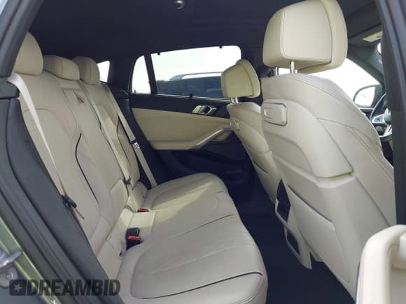 ✅ 2024 BMW X6 M60i • VIN: 5UX43EX07R9U42535 • Lot: 43089407. Wystawiony na IAAI z przebiegiem 23 838 mil. Bezpłatny archiwum sprzedaży aukcyjnych z USA i szczegółowy raport historii pojazdu na DreamBid. Zdjęcie 8.