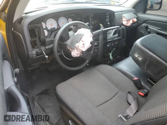 2004 Dodge 1500 ST z VIN 1D7HA16N84J295086, wystawiony jako Copart lot #69790024 z przebiegiem 163 961 mil mil oraz Szkoda całkowita • Salvage title. Historia ofert i sprzedaży dostępna na DreamBid. Obrazek 8.