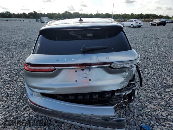 ✅ 2023 Lincoln Corsair Reserve • VIN: 5LMCJ2CA1PUL27285 • Lot: 60415455. Wystawiony na Copart z przebiegiem 6 650 mil. Bezpłatny archiwum sprzedaży aukcyjnych z USA i szczegółowy raport historii pojazdu na DreamBid. Zdjęcie 6.