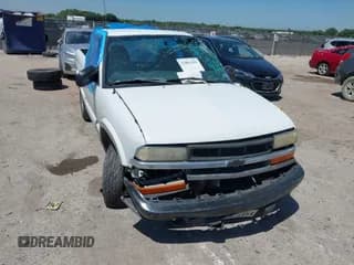 ✅ 2001 Chevrolet S-10 • VIN: 1GCCS14W41K125939 • Лот: 42803249. Опубликован ранее на IAAI с пробегом Не указан. Бесплатный доступ к архиву аукционных продаж из США и подробный отчёт об истории автомобиля на DreamBid. Изображение 1.