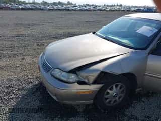 1998 Chevrolet Malibu z VIN 1G1ND52M0W6201600, wystawiony jako IAAI lot #39990604 z przebiegiem 114 468 mil mil oraz . Historia ofert i sprzedaży dostępna na DreamBid. Obrazek 6.