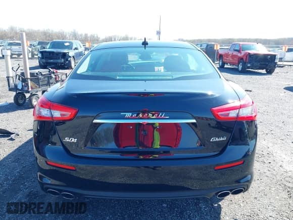 ✅ 2018 Maserati Ghibli S Q4 • VIN: ZAM57YTA3J1299947 • Лот: 41933437. Опубликован ранее на IAAI с пробегом 13 966 миль. Бесплатный доступ к архиву аукционных продаж из США и подробный отчёт об истории автомобиля на DreamBid. Изображение 16.